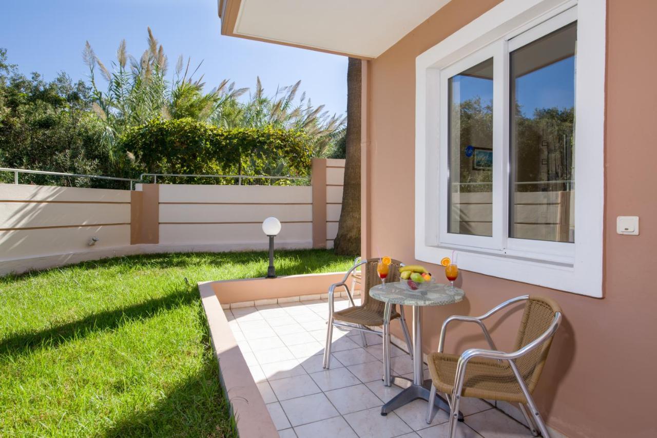 Dias Hotel Apartments Agia Marina Exterior foto