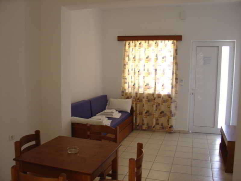 Dias Hotel Apartments Agia Marina Exterior foto